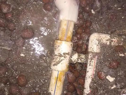 家里水管漏水怎么辦？