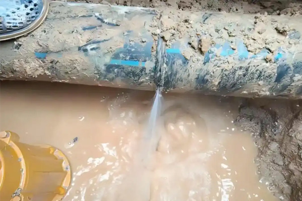 自來水管道漏水